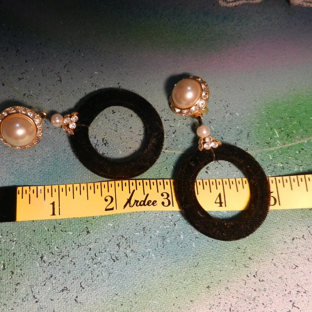 VTG Contempo hoop clip earrings black velvet pearlcore drop and dangle sparklers